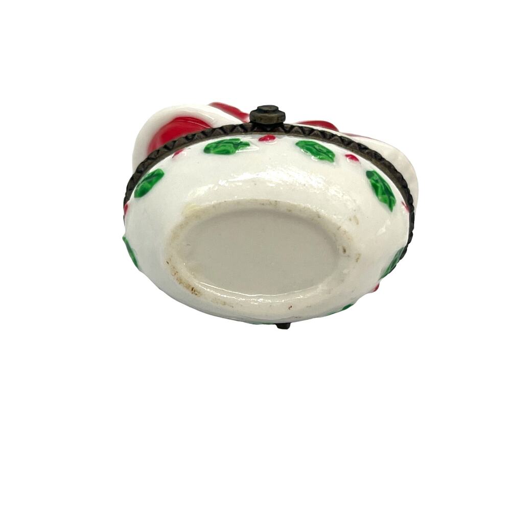 Porcelain Santa & Mrs Claus Kissing Hinged Trinket Box - Picture 4 of 6